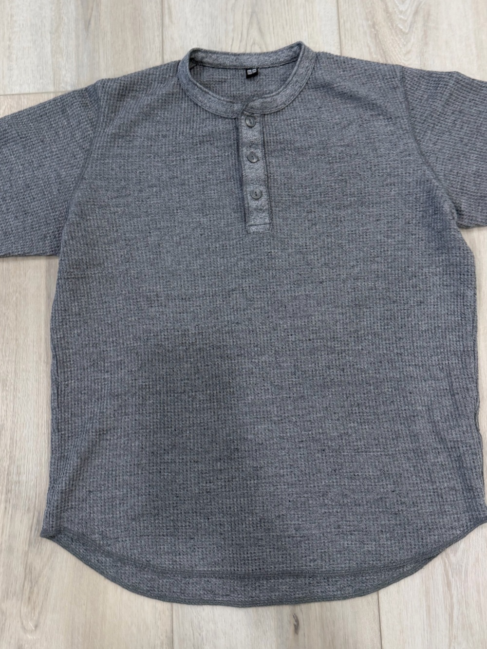 UNIQLO Gray Waffle Knit Henley Long Sleeve Top Cozy Minimalist Basic Size Small